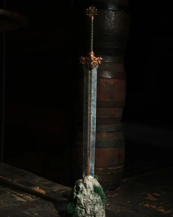Longsword (Sword in the Stone)